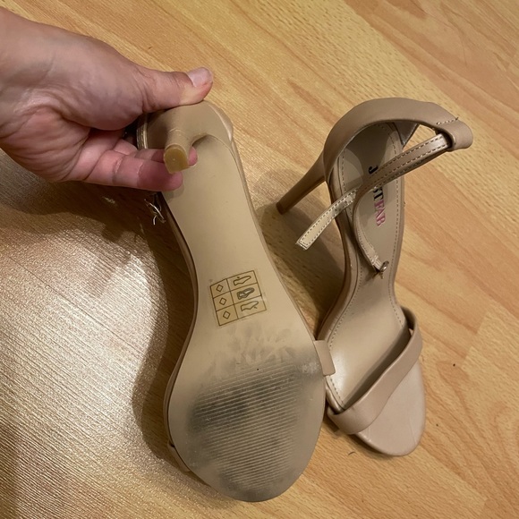 Minimalist Nude Heels - Picture 2 of 3